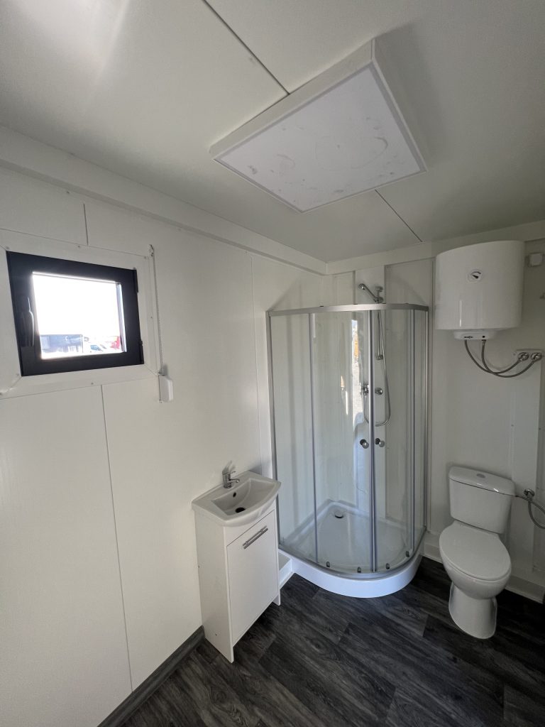 Contenedor oficina habitable de 8m x 3m - Imagen 2