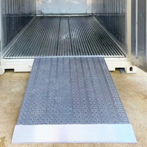 Rampa de acceso para contenedores refrigerados